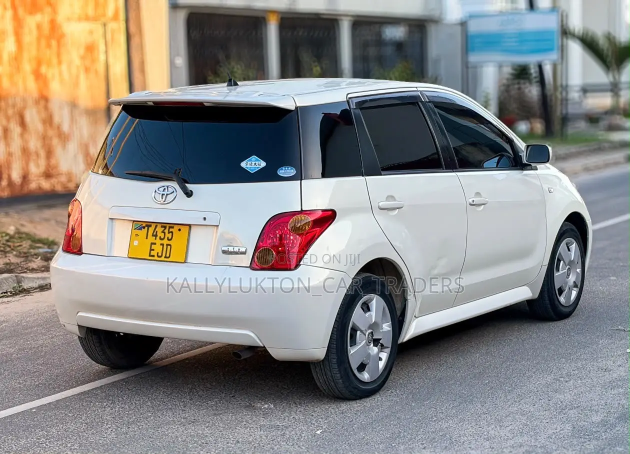 Toyota IST 2007 White