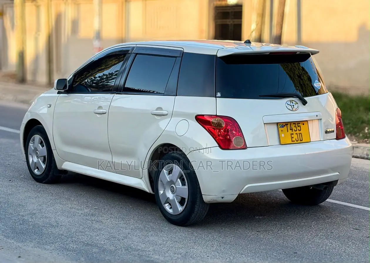 Toyota IST 2007 White