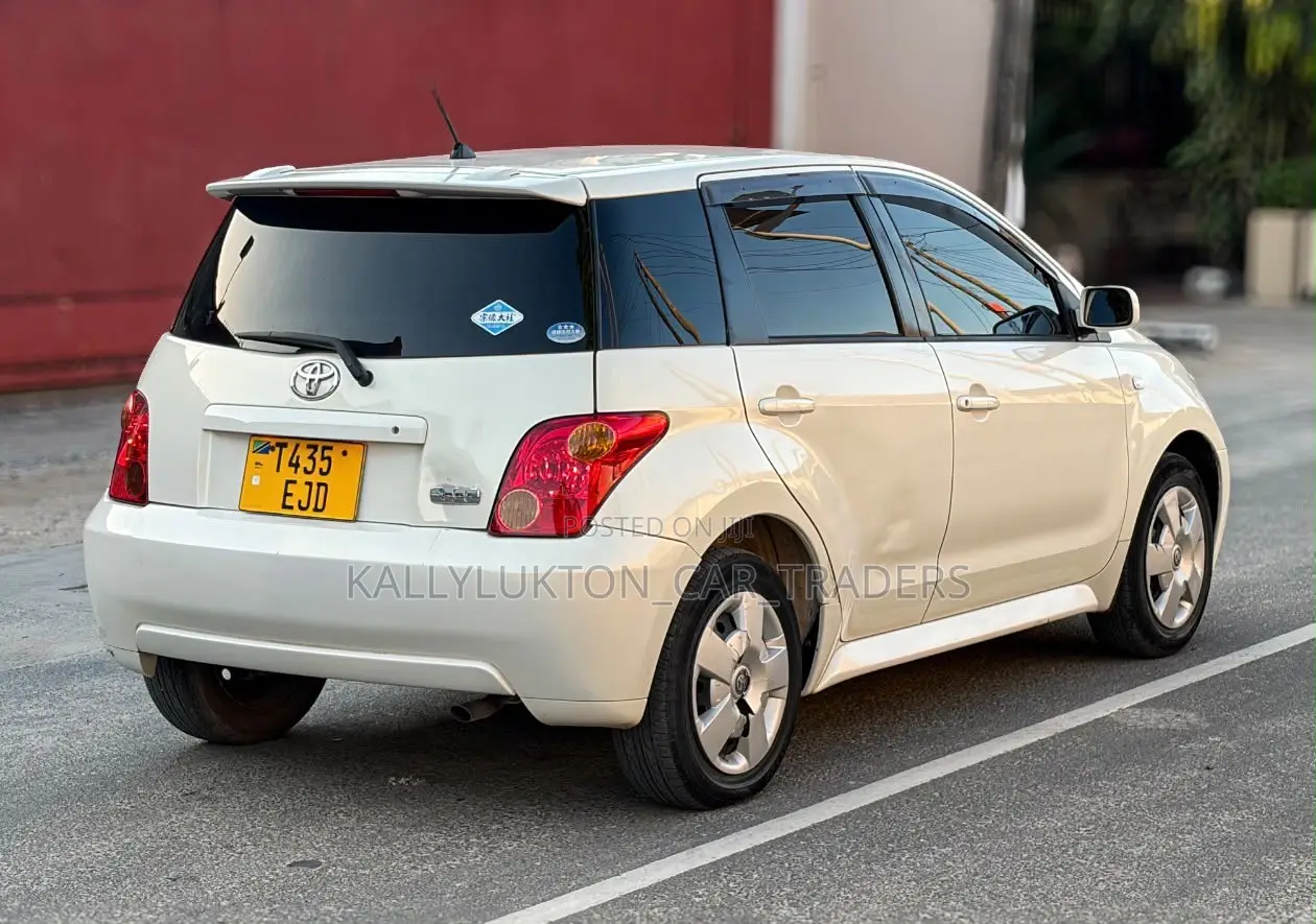 Toyota IST 2007 White