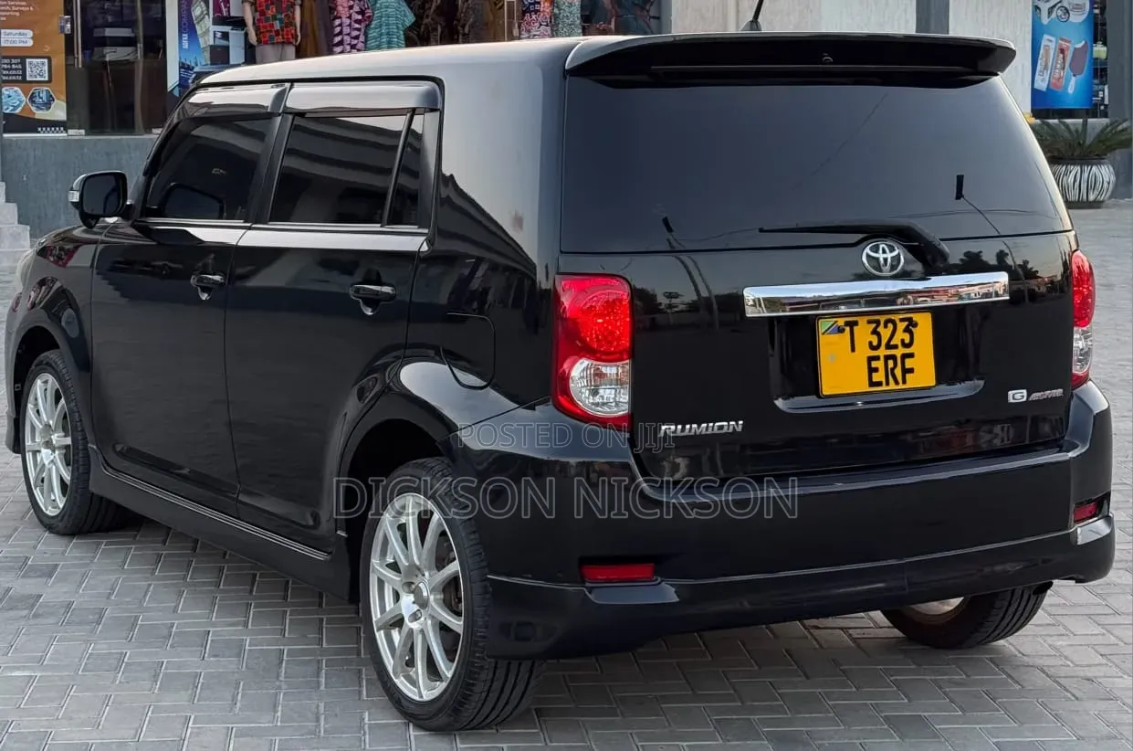 Toyota Rumion 1.5 FWD 2023 Black