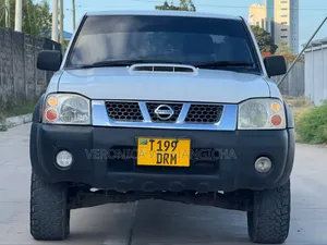Nissan Hardbody 2019 White