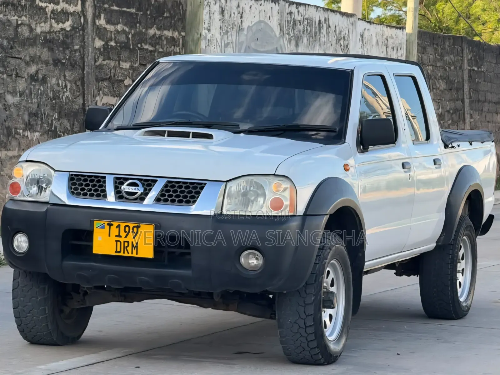 Nissan Hardbody 2019 White