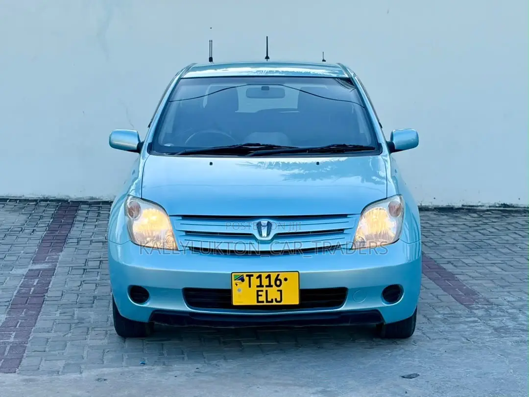 Toyota IST 2005 Blue