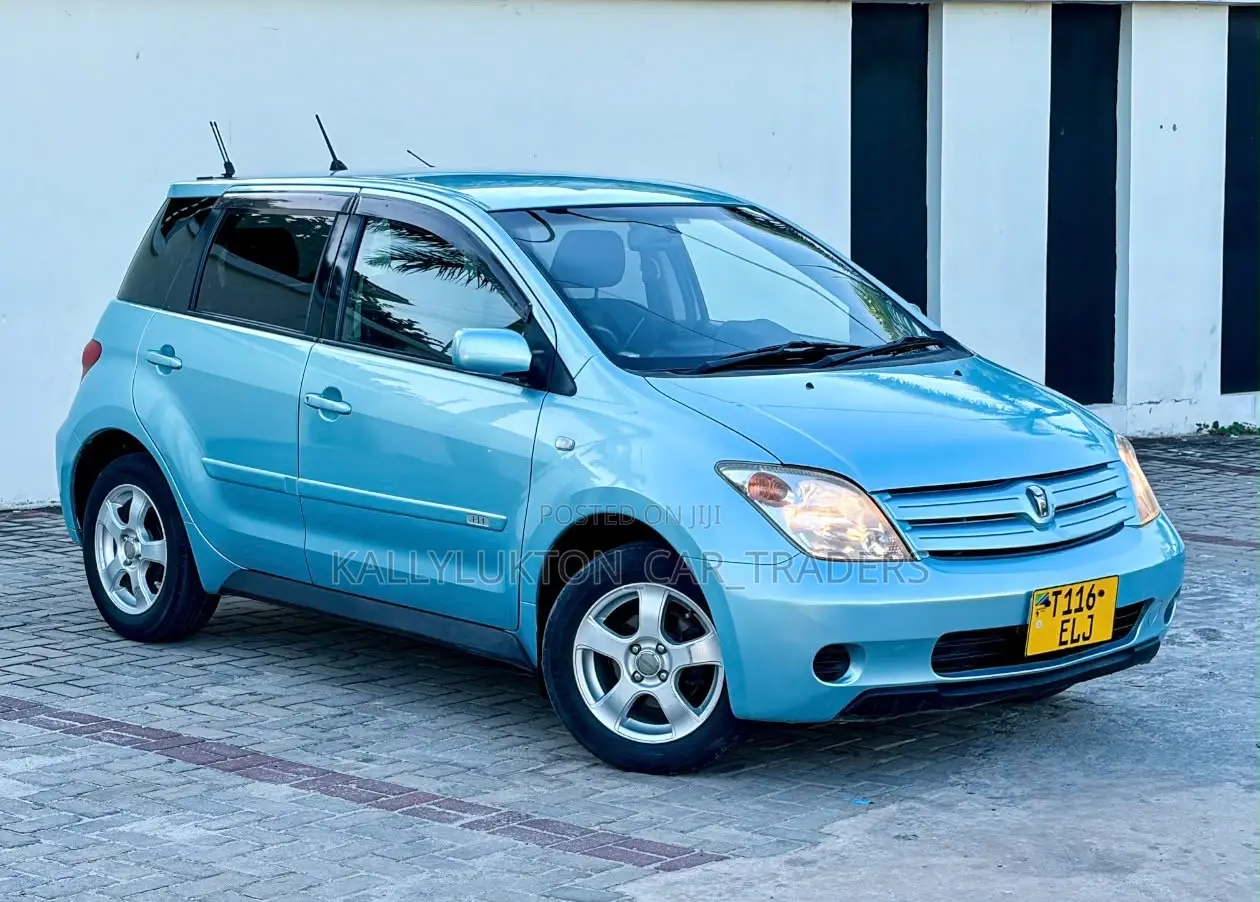 Toyota IST 2005 Blue
