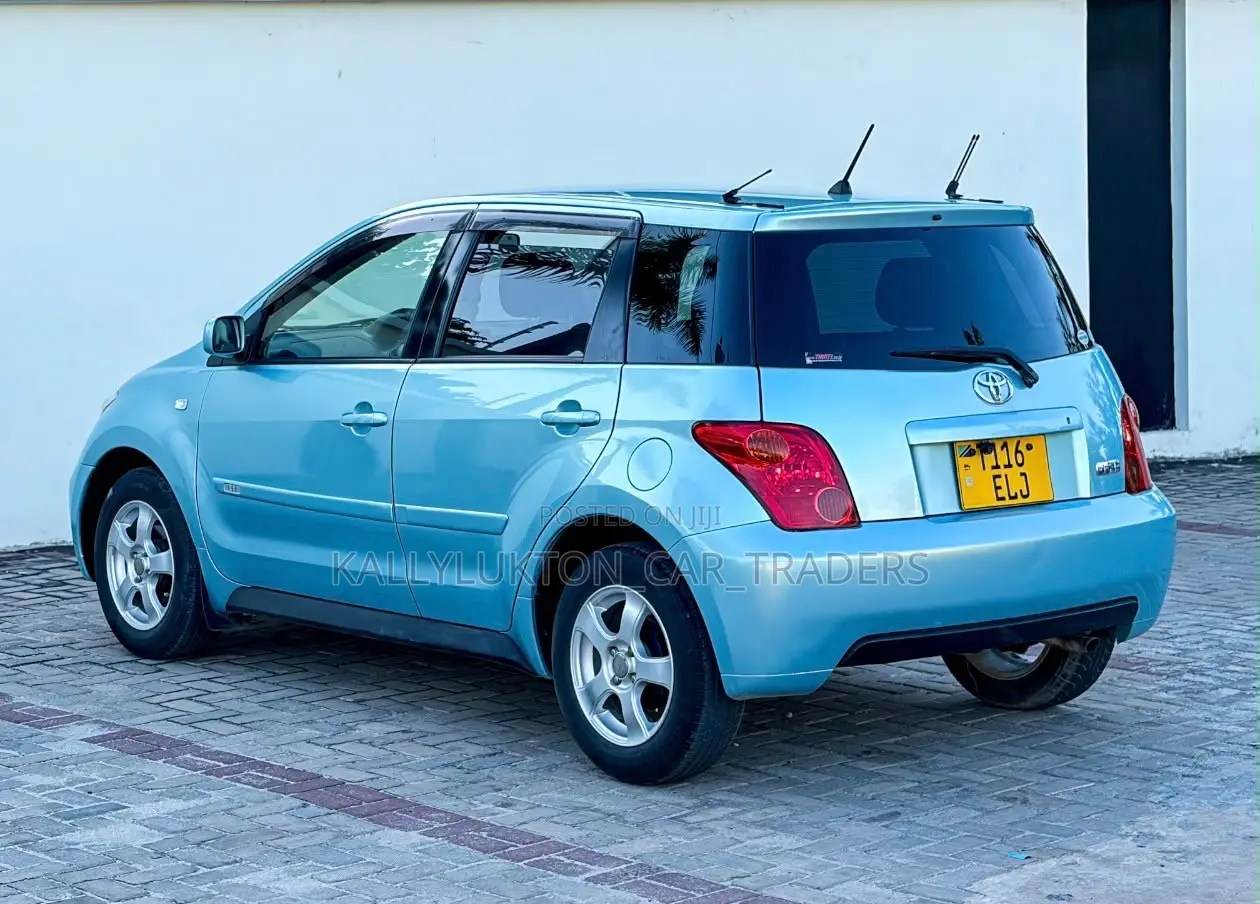 Toyota IST 2005 Blue