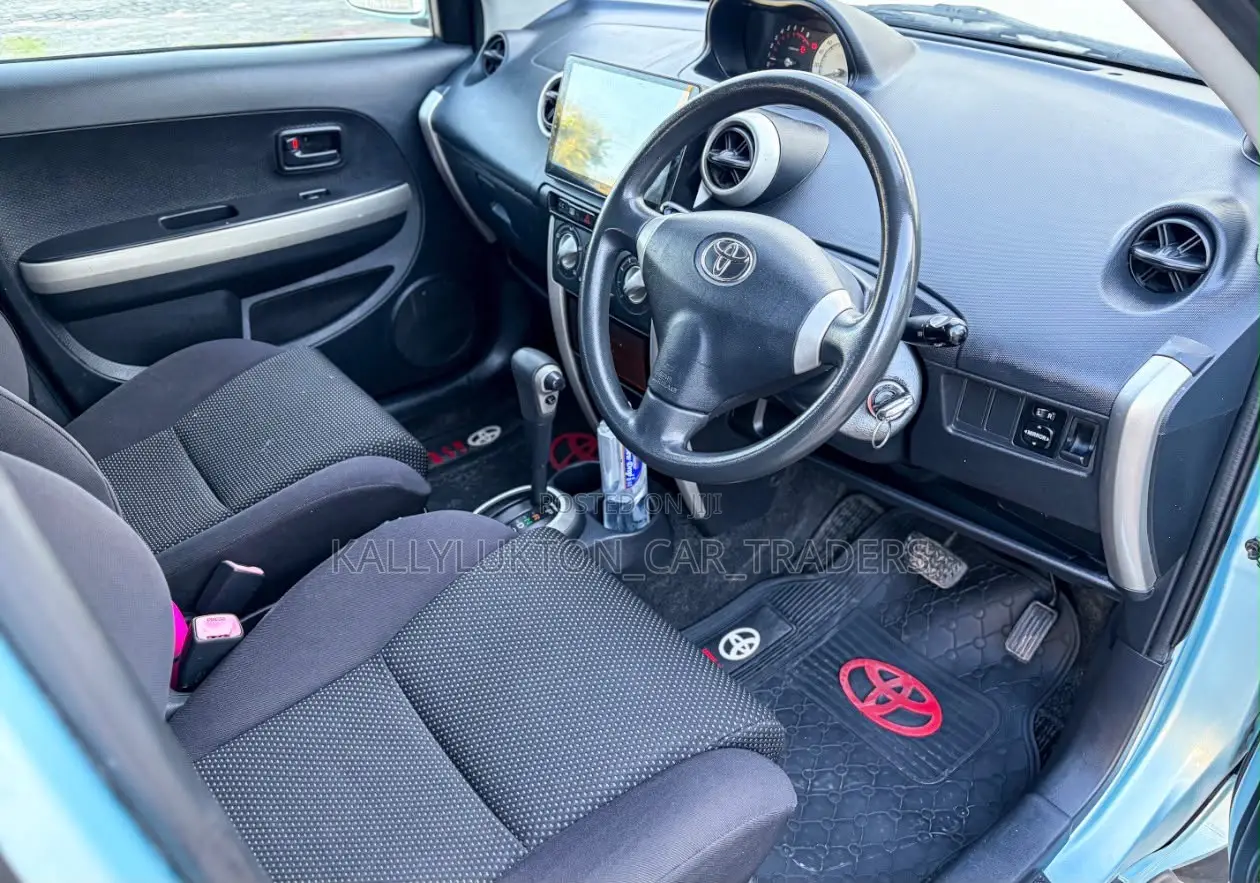 Toyota IST 2005 Blue