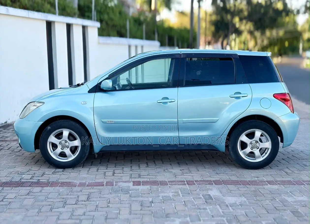 Toyota IST 2005 Blue