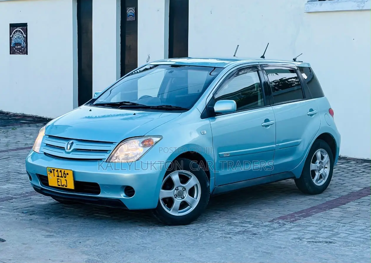 Toyota IST 2005 Blue