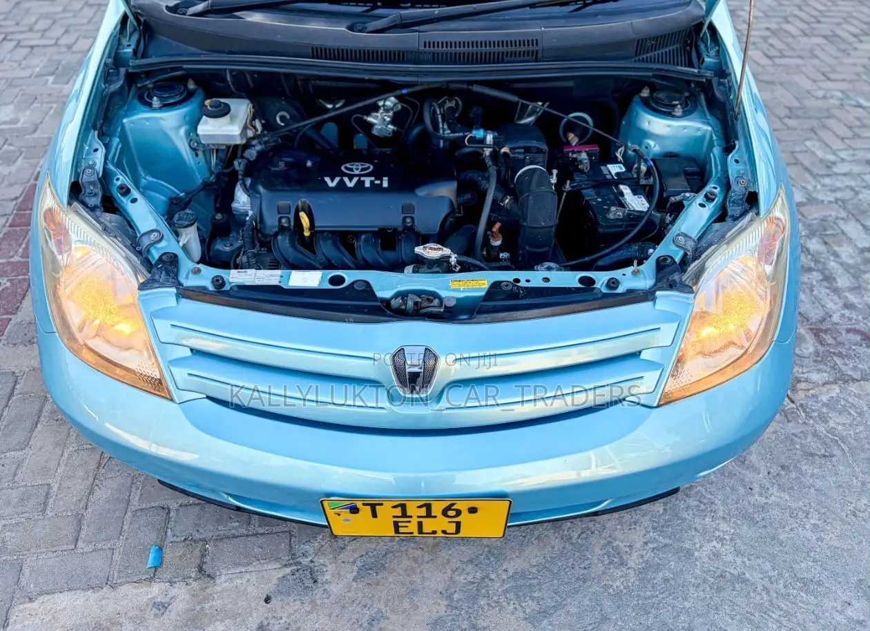 Toyota IST 2005 Blue