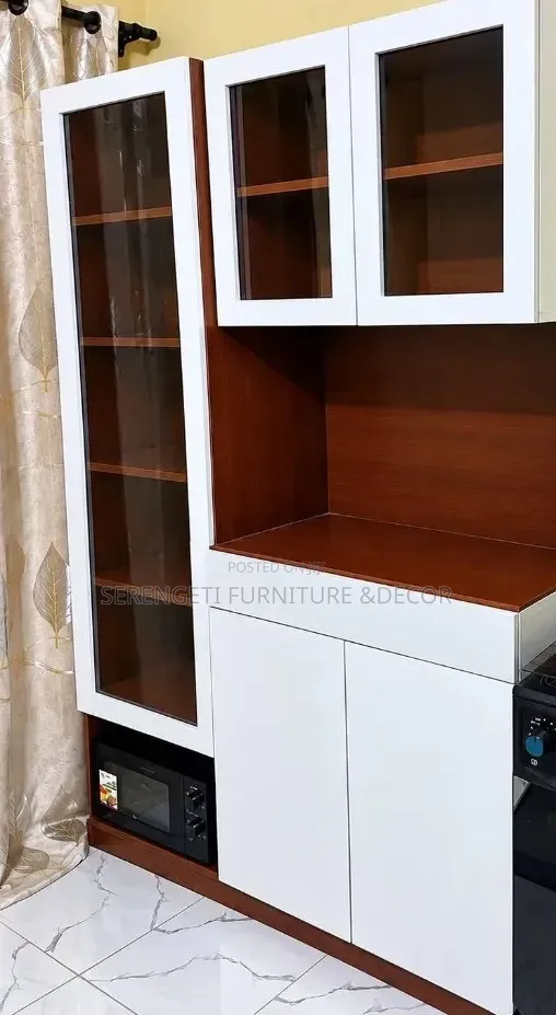 Kabati La Jikoni Kali Sana