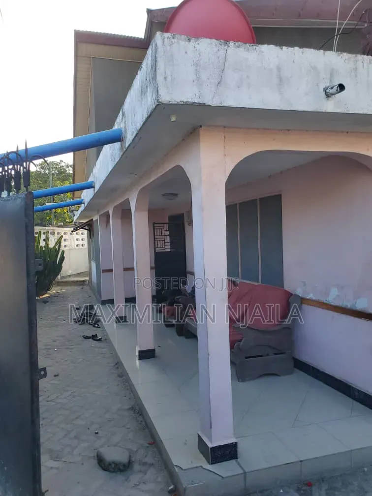 Furnished 5bdrm House in Mabibo Garage for sale