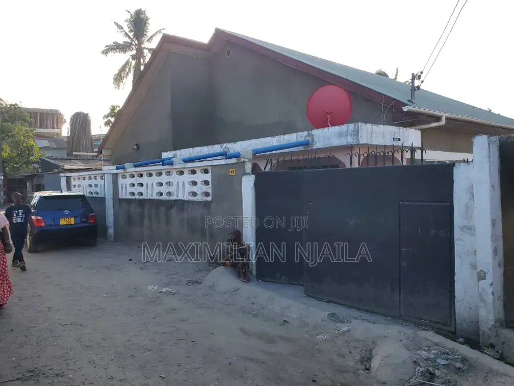 Furnished 5bdrm House in Mabibo Garage for sale