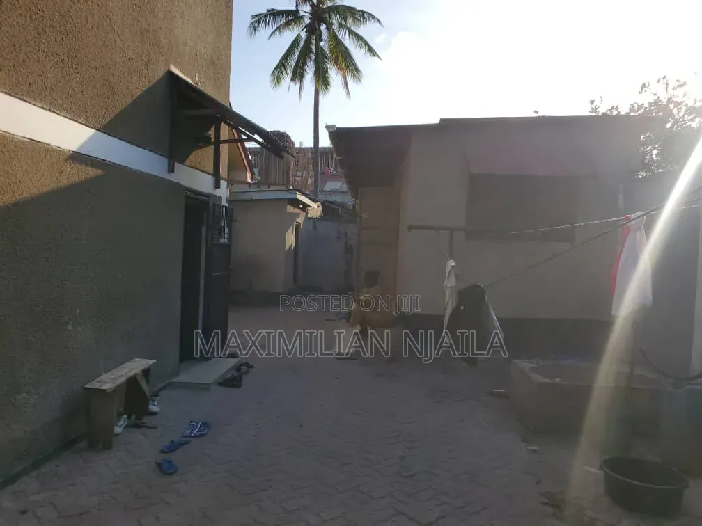 Furnished 5bdrm House in Mabibo Garage for sale