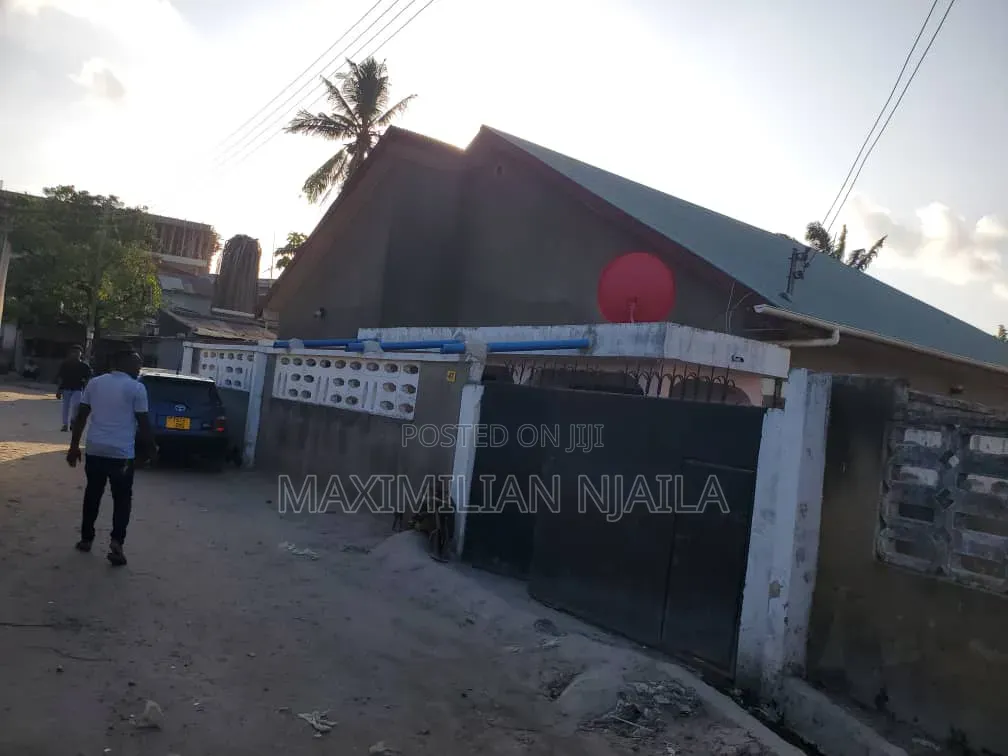 Furnished 5bdrm House in Mabibo Garage for sale