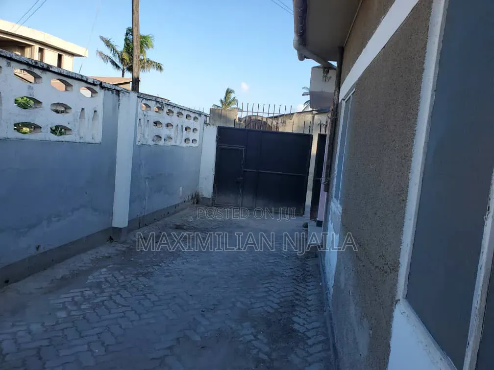 Furnished 5bdrm House in Mabibo Garage for sale