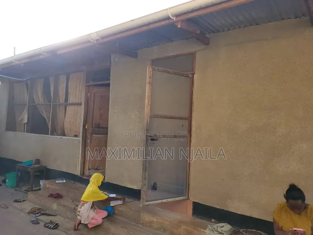 Furnished 5bdrm House in Mabibo Garage for sale