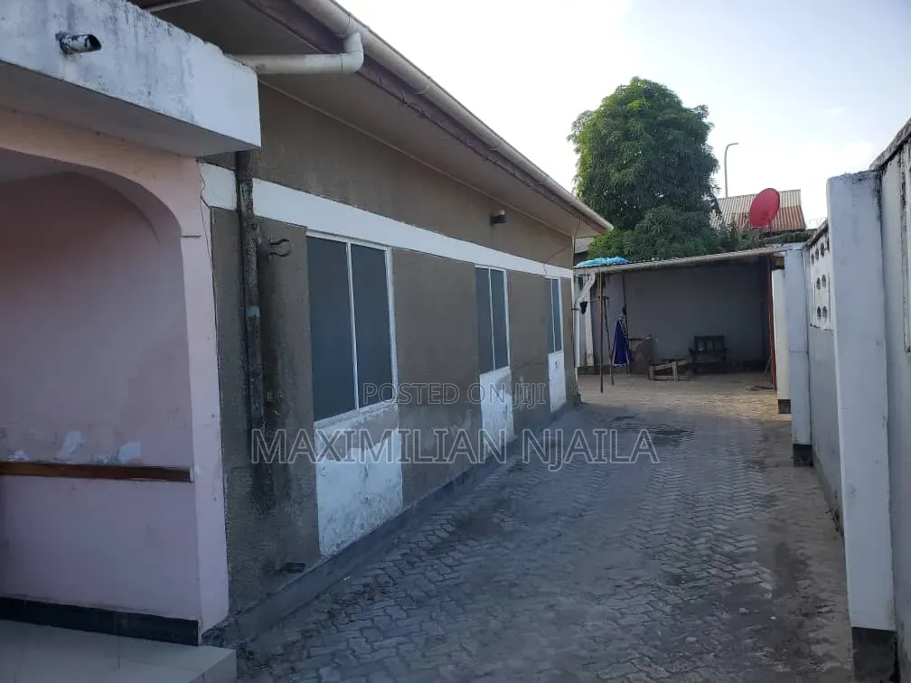 Furnished 5bdrm House in Mabibo Garage for sale