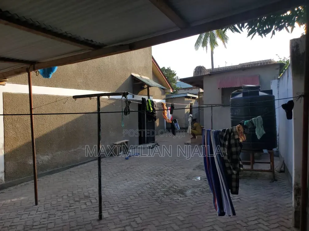 Furnished 5bdrm House in Mabibo Garage for sale