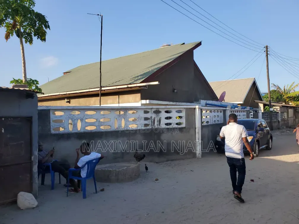 Furnished 5bdrm House in Mabibo Garage for sale