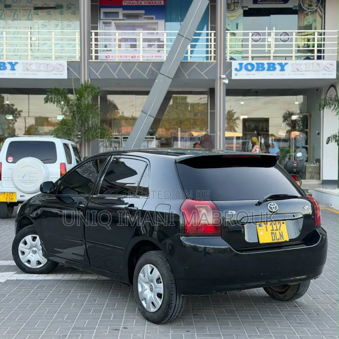 Toyota Corolla RunX 2002 Black