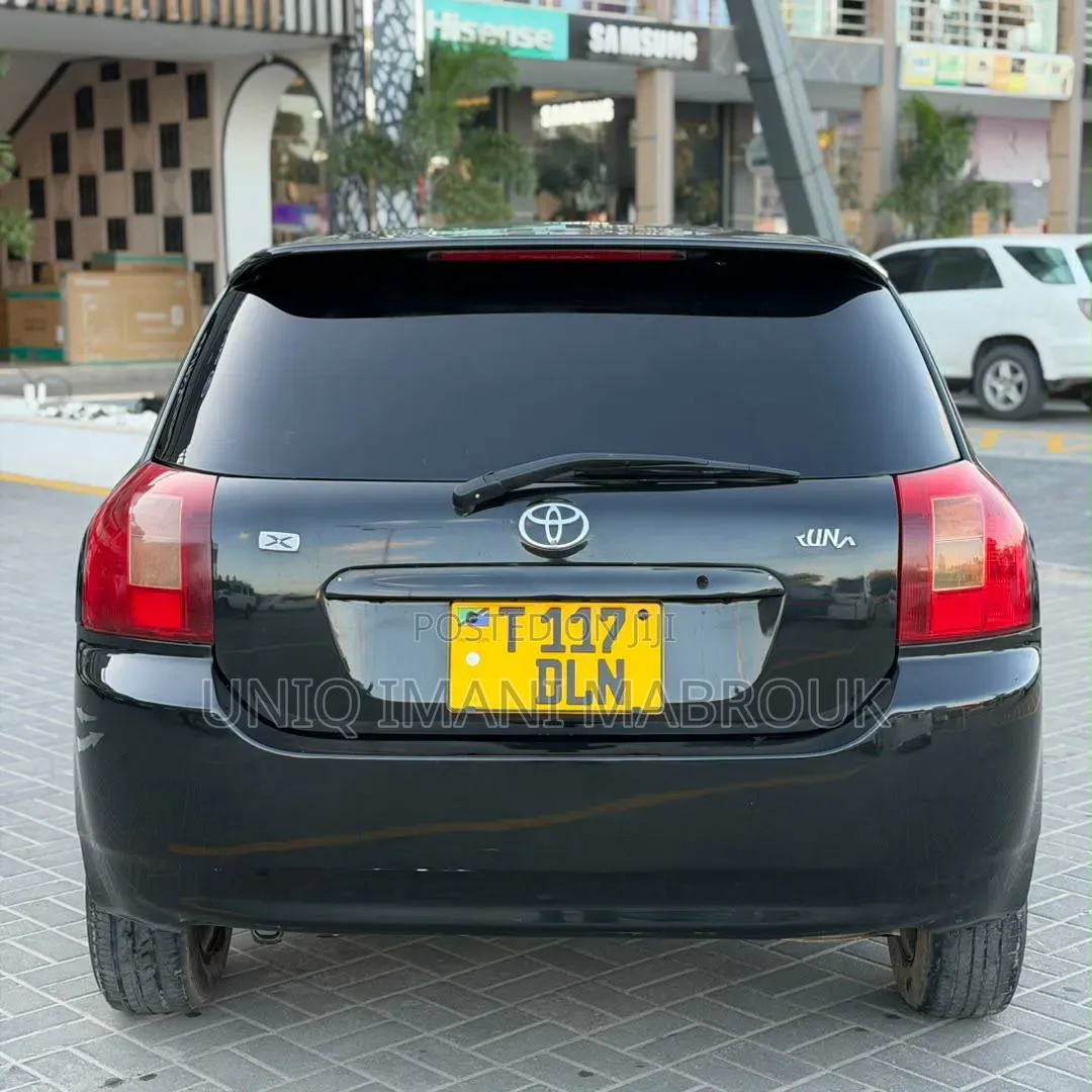 Toyota Corolla RunX 2002 Black