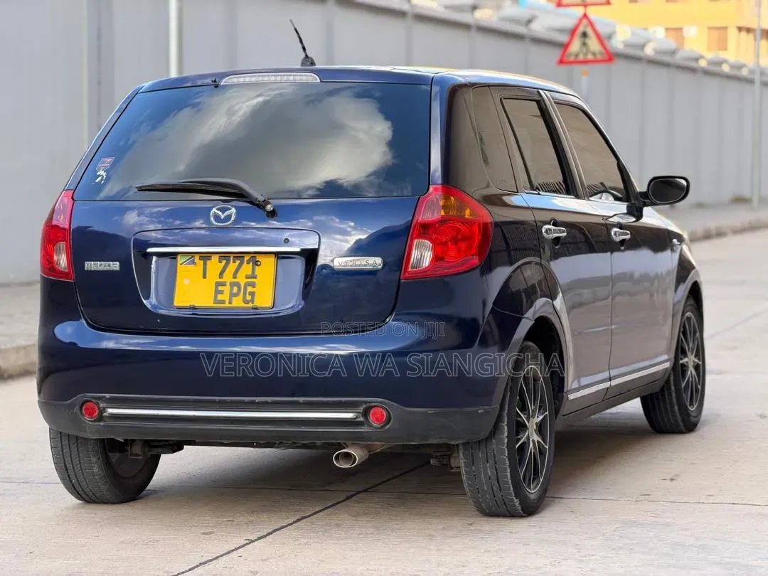 Mazda Verisa 2006 Blue