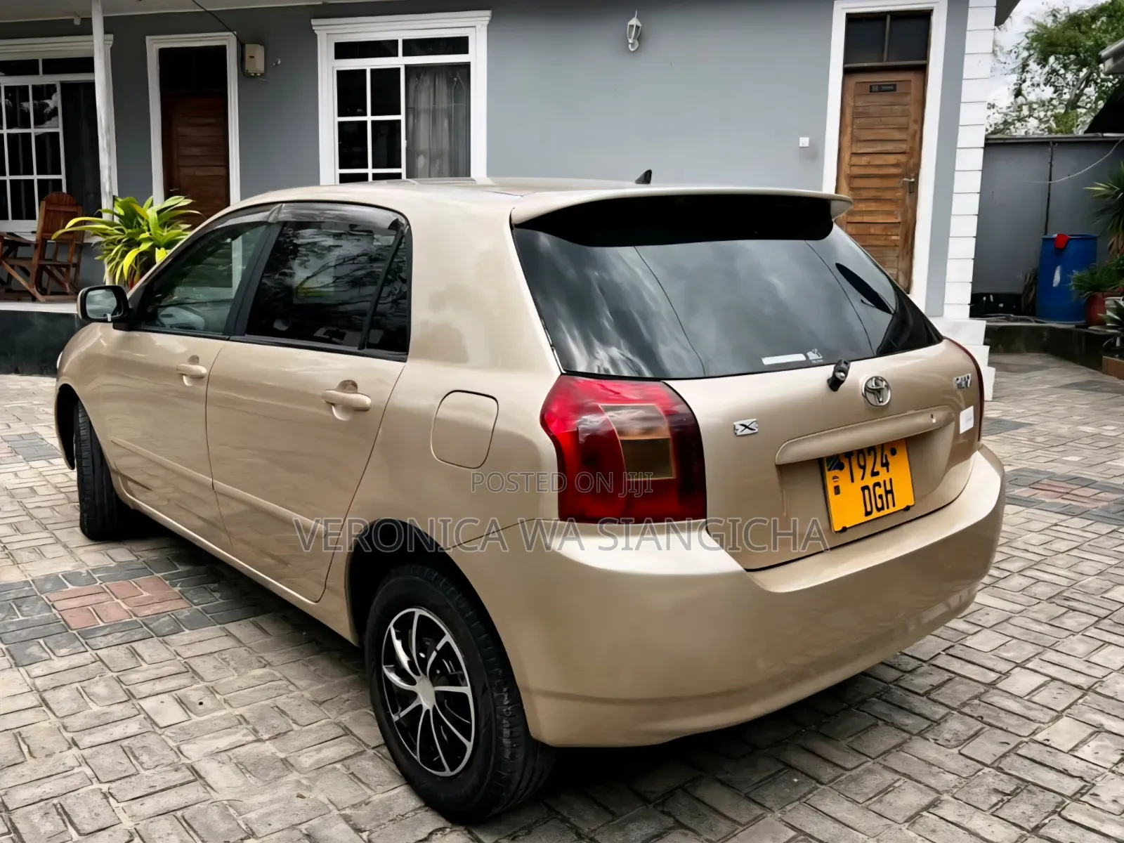 Toyota Corolla RunX 2002 Gold