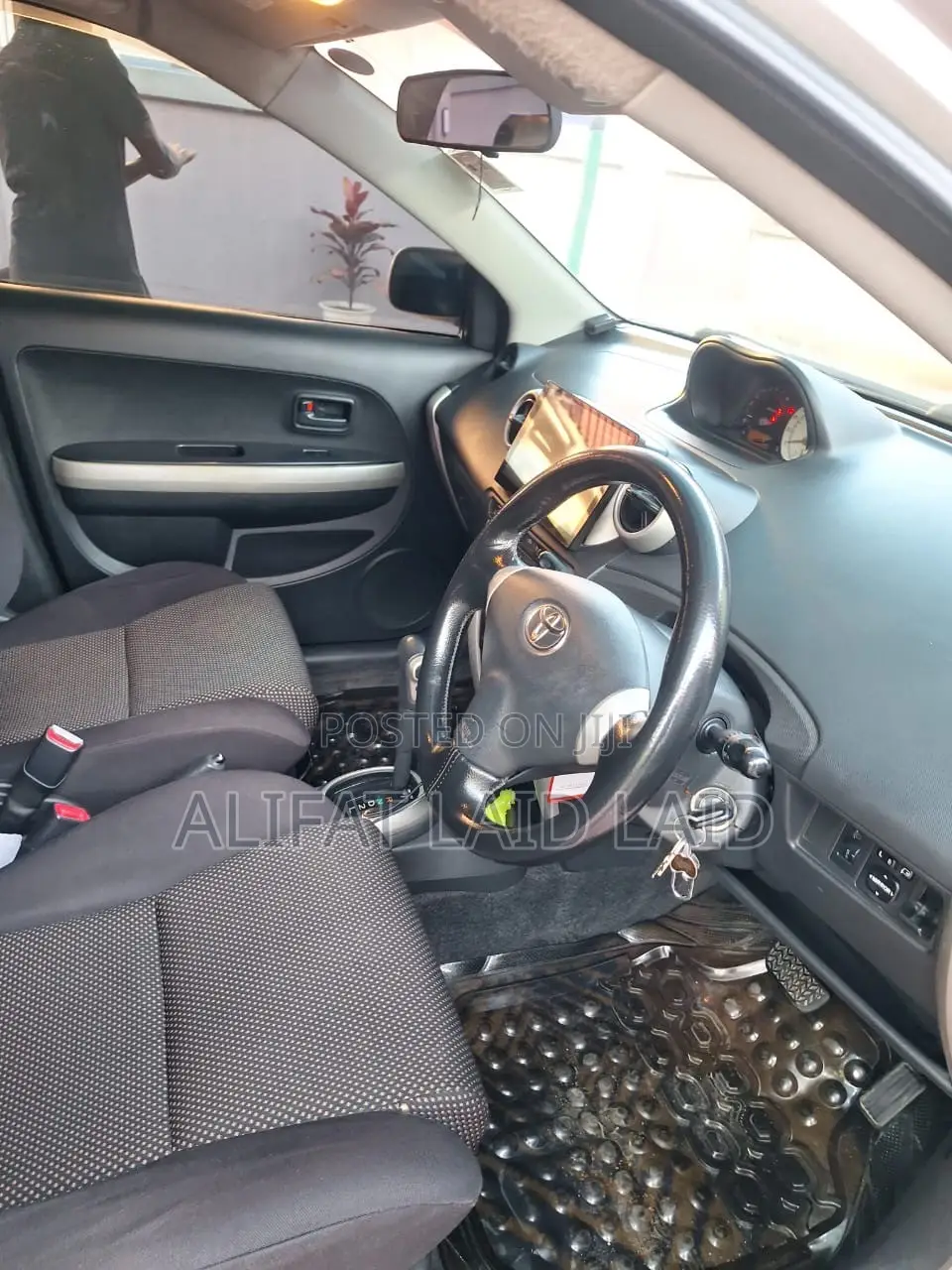 Toyota IST 2005 Brown
