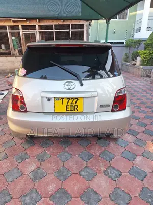 Toyota IST 2005 Brown