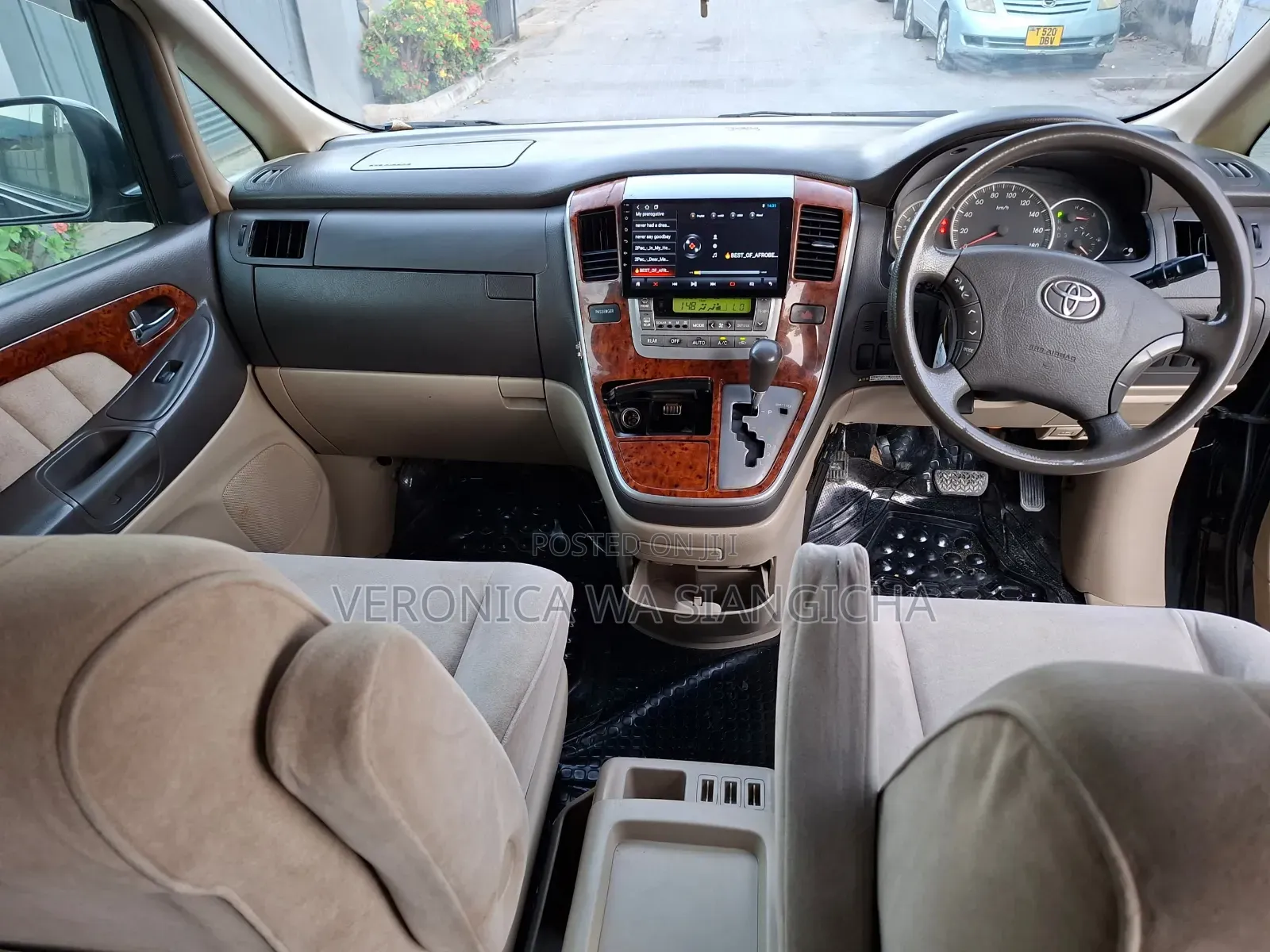 Toyota Alphard 2004