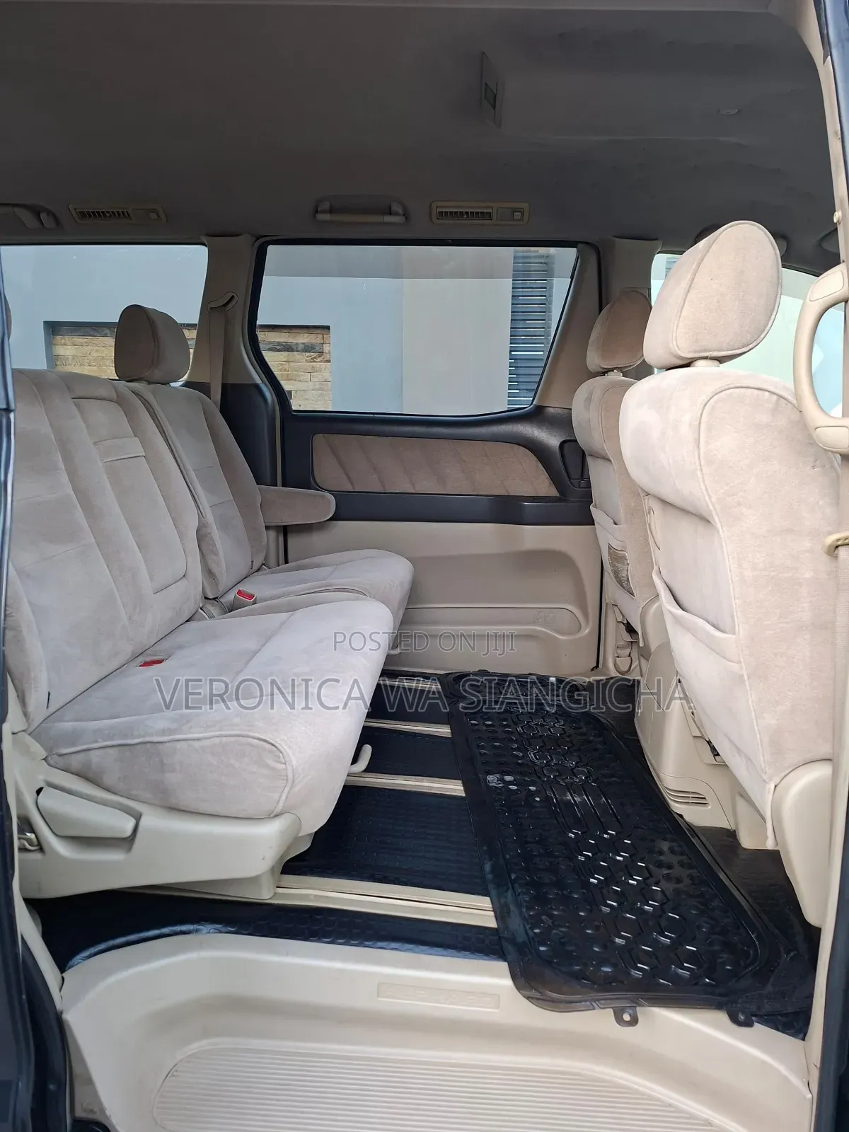 Toyota Alphard 2004