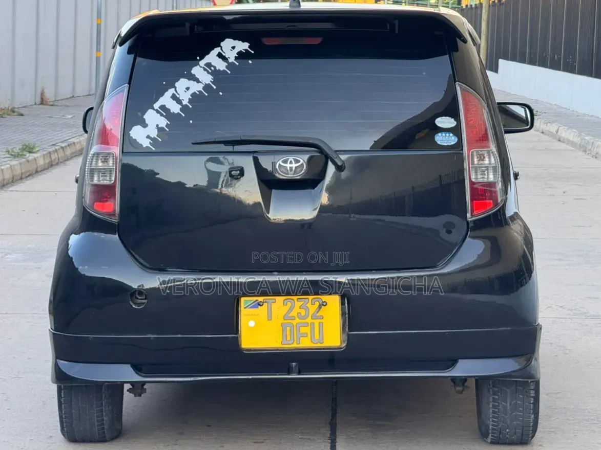 Toyota Passo 2005