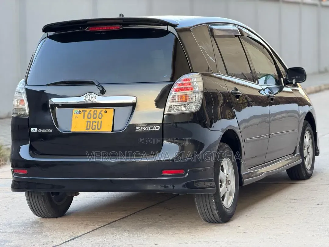 Toyota Corolla Spacio 2004 Black