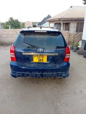 Toyota Wish 2005 Blue