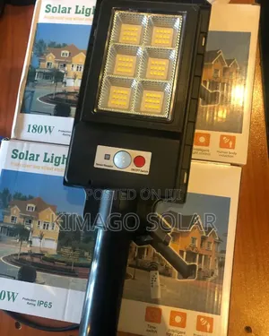 Get a Solar Street Light 180w