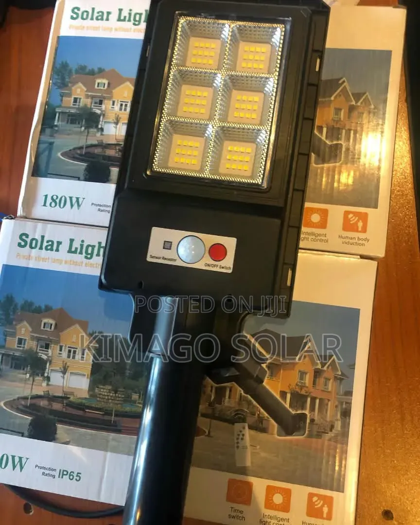 Get a Solar Street Light 180w