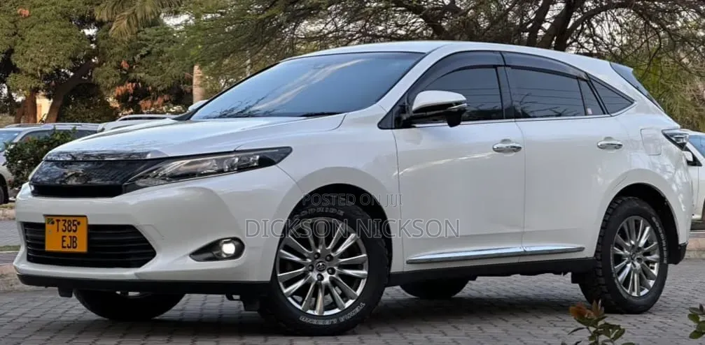 Toyota Harrier 2.0 2015 White