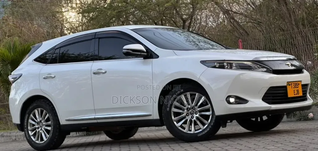 Toyota Harrier 2.0 2015 White