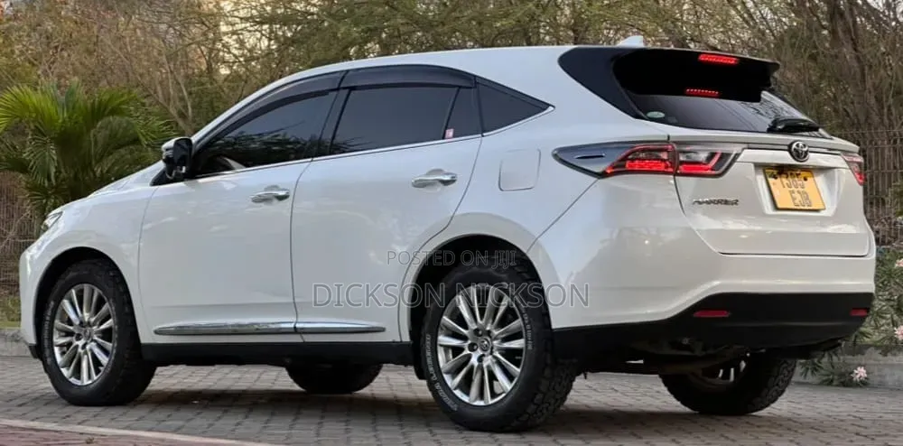 Toyota Harrier 2.0 2015 White