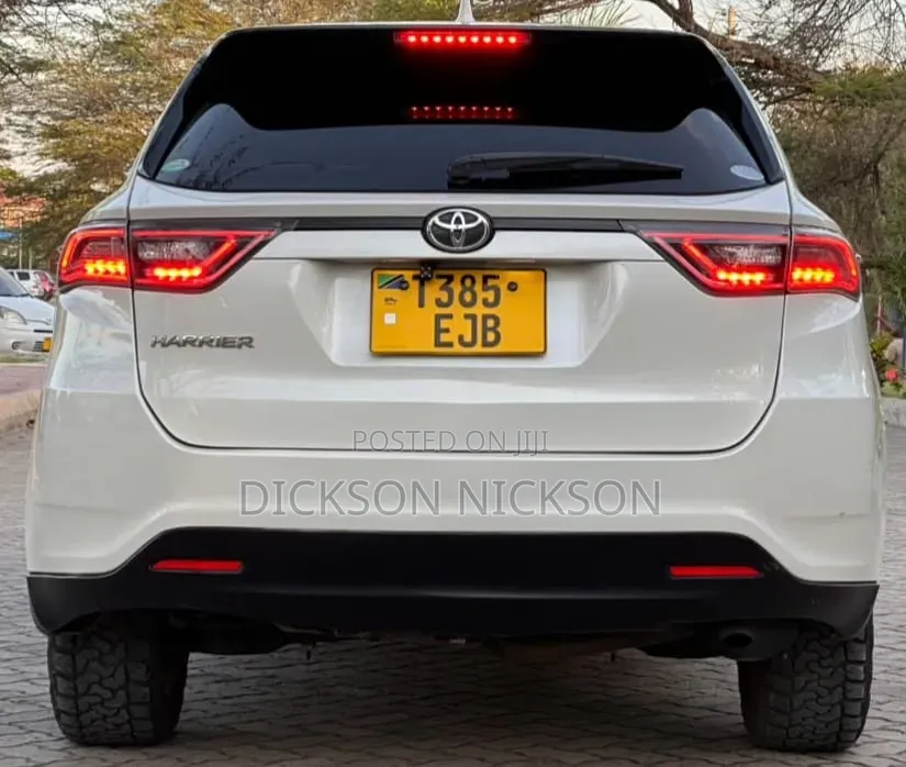 Toyota Harrier 2.0 2015 White