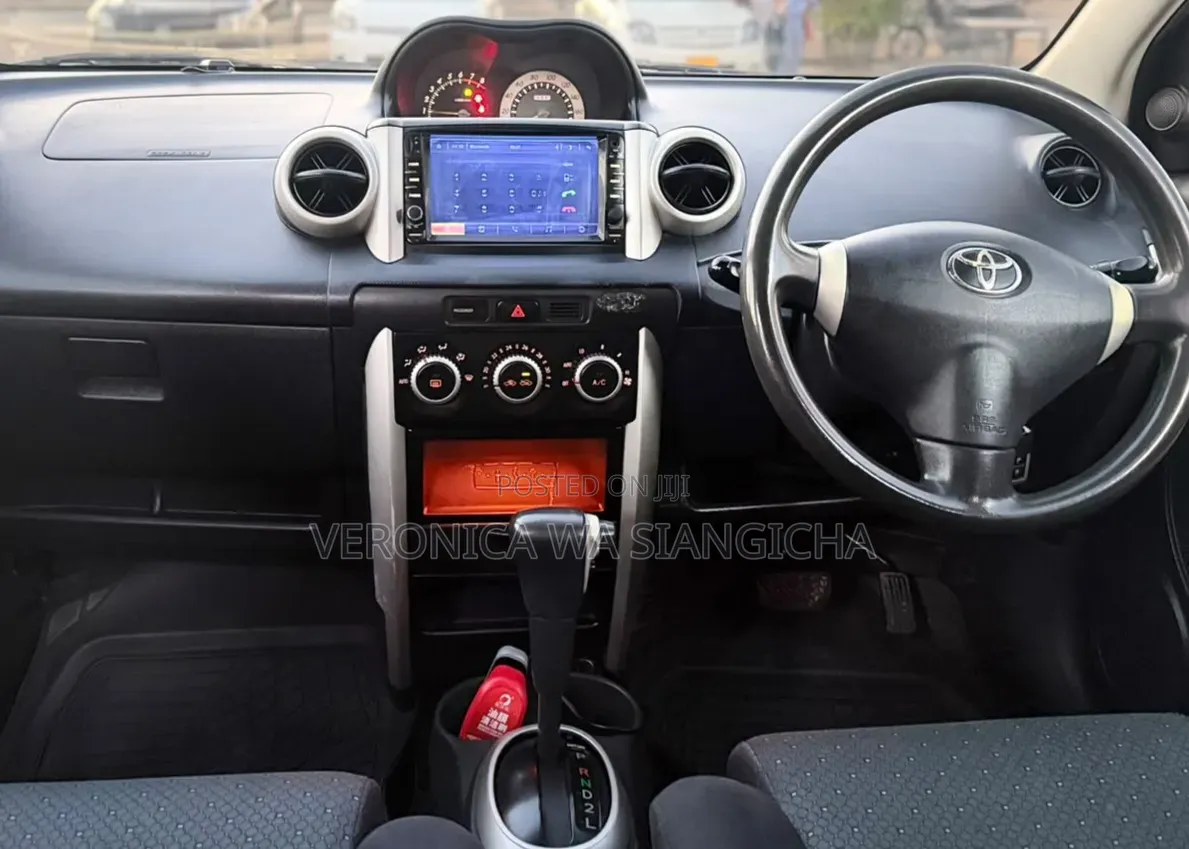 Toyota IST 2005