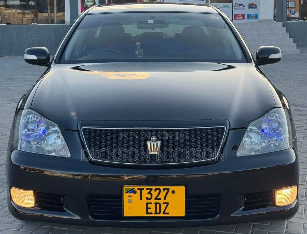 Toyota Crown 2006 Black