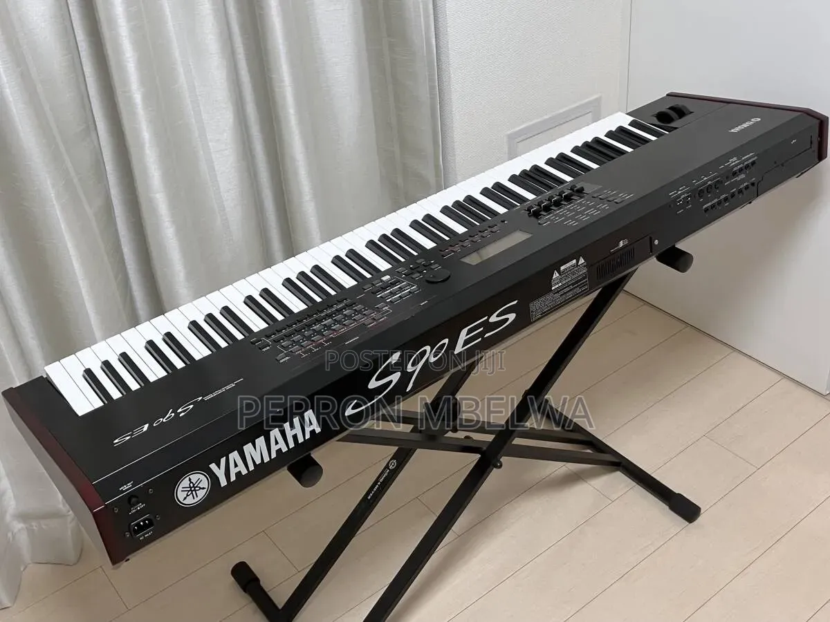 Yamaha S90es