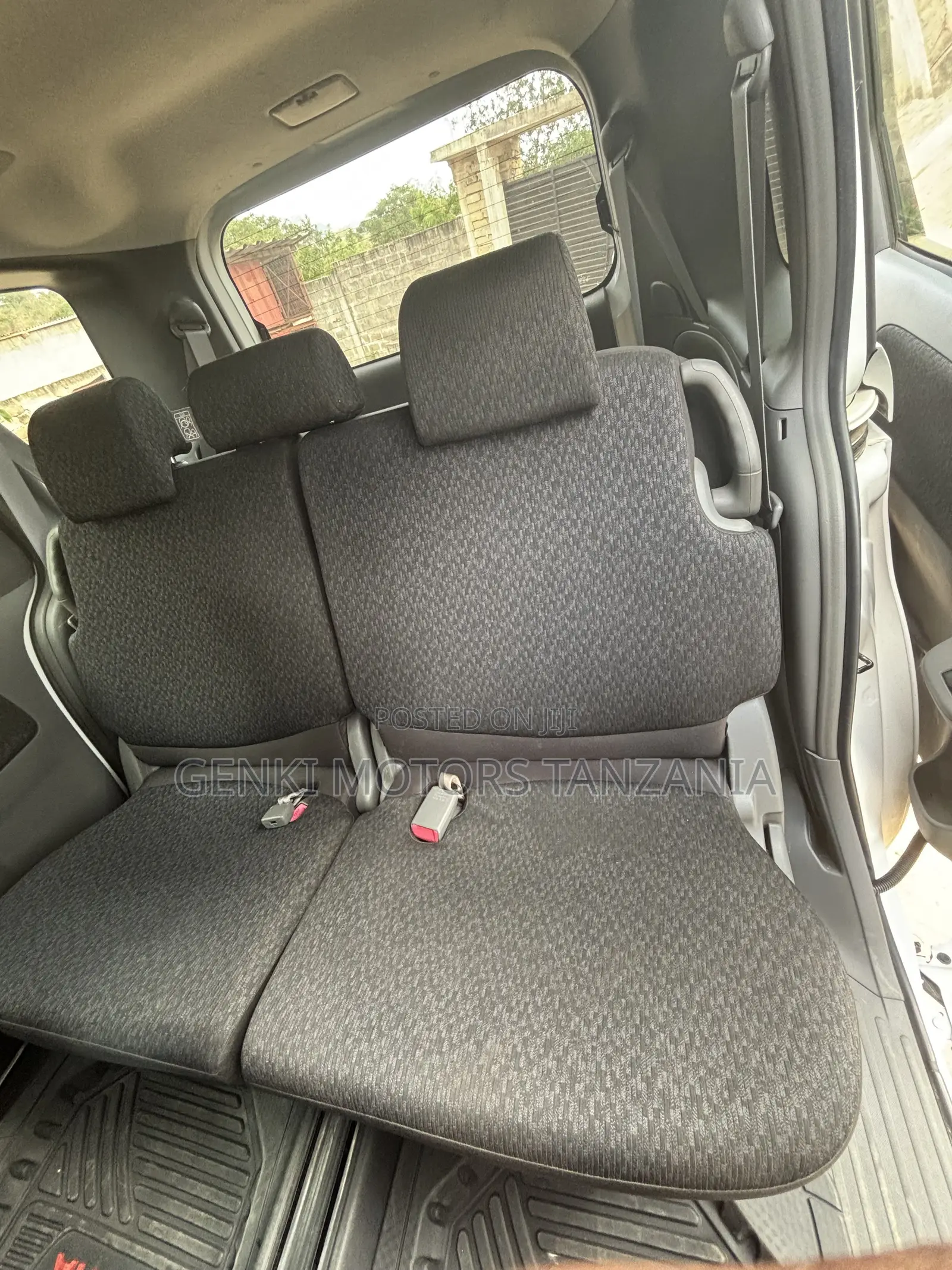 Toyota Sienta 1.5 AWD 2013 Pearl
