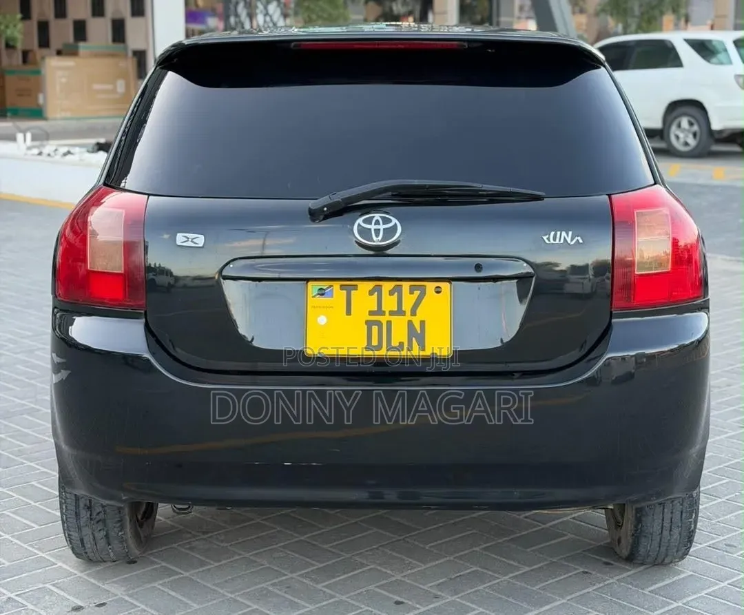 Toyota Corolla RunX 2004 Black