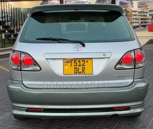 Toyota Harrier 2001 Silver