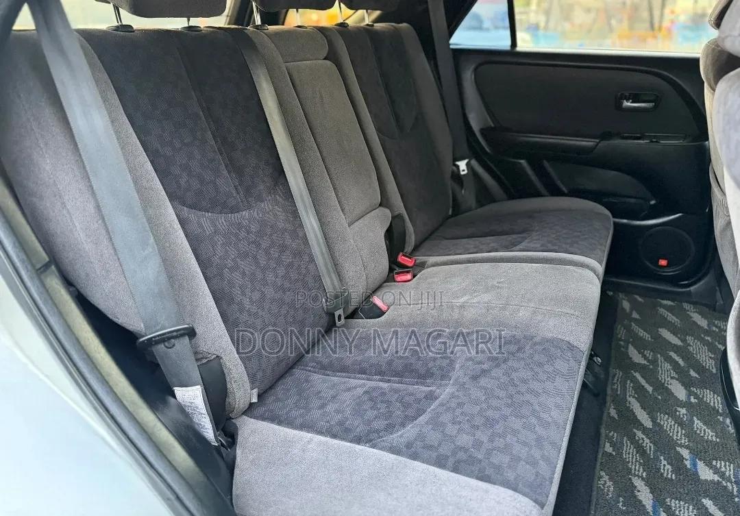 Toyota Harrier 2001 Silver