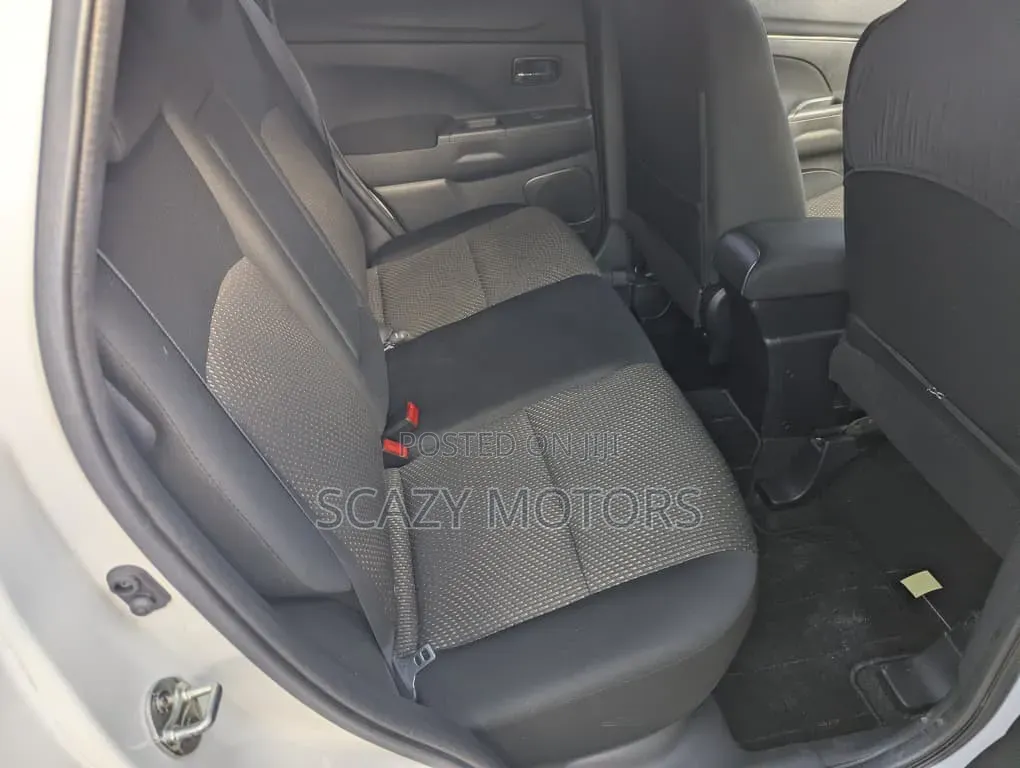 Mitsubishi RVR 2013 White