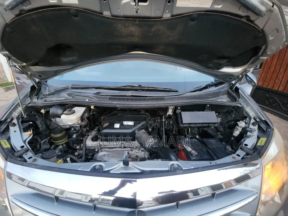 Toyota Alphard 2006 Silver