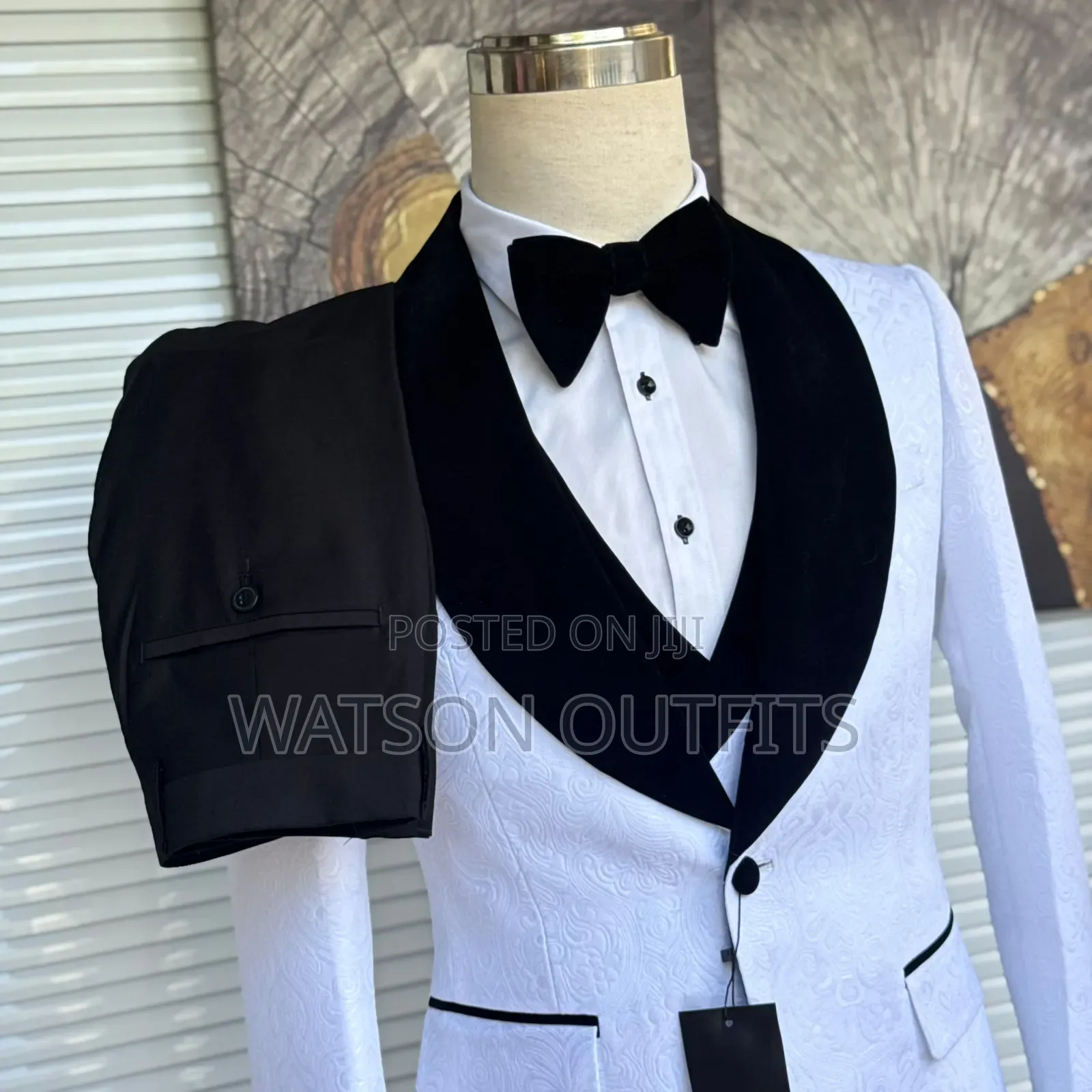 Suti Beautiful in White Design